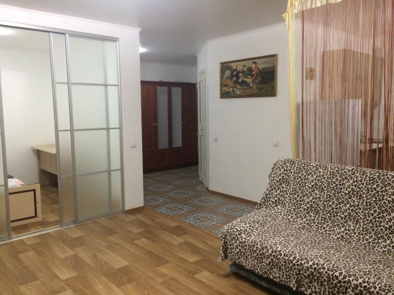 Studio Apartment In Center Poltava Extérieur photo