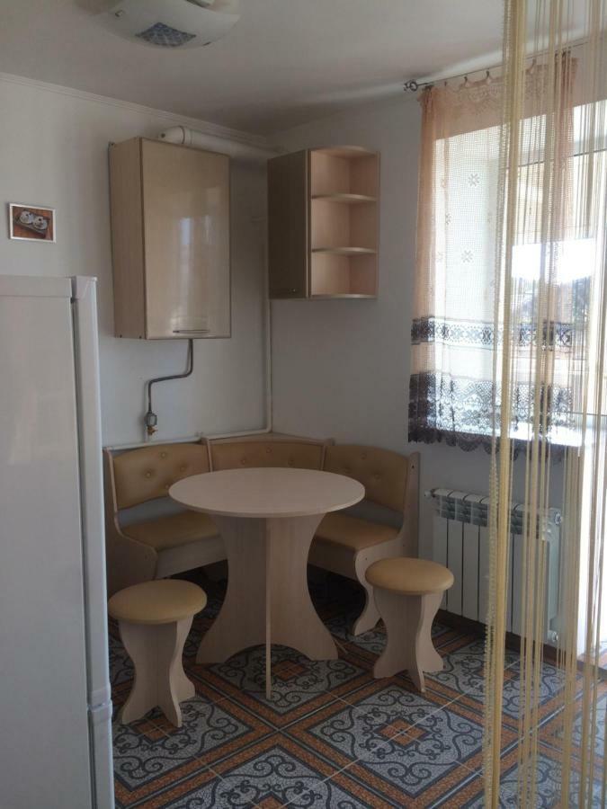 Studio Apartment In Center Poltava Extérieur photo